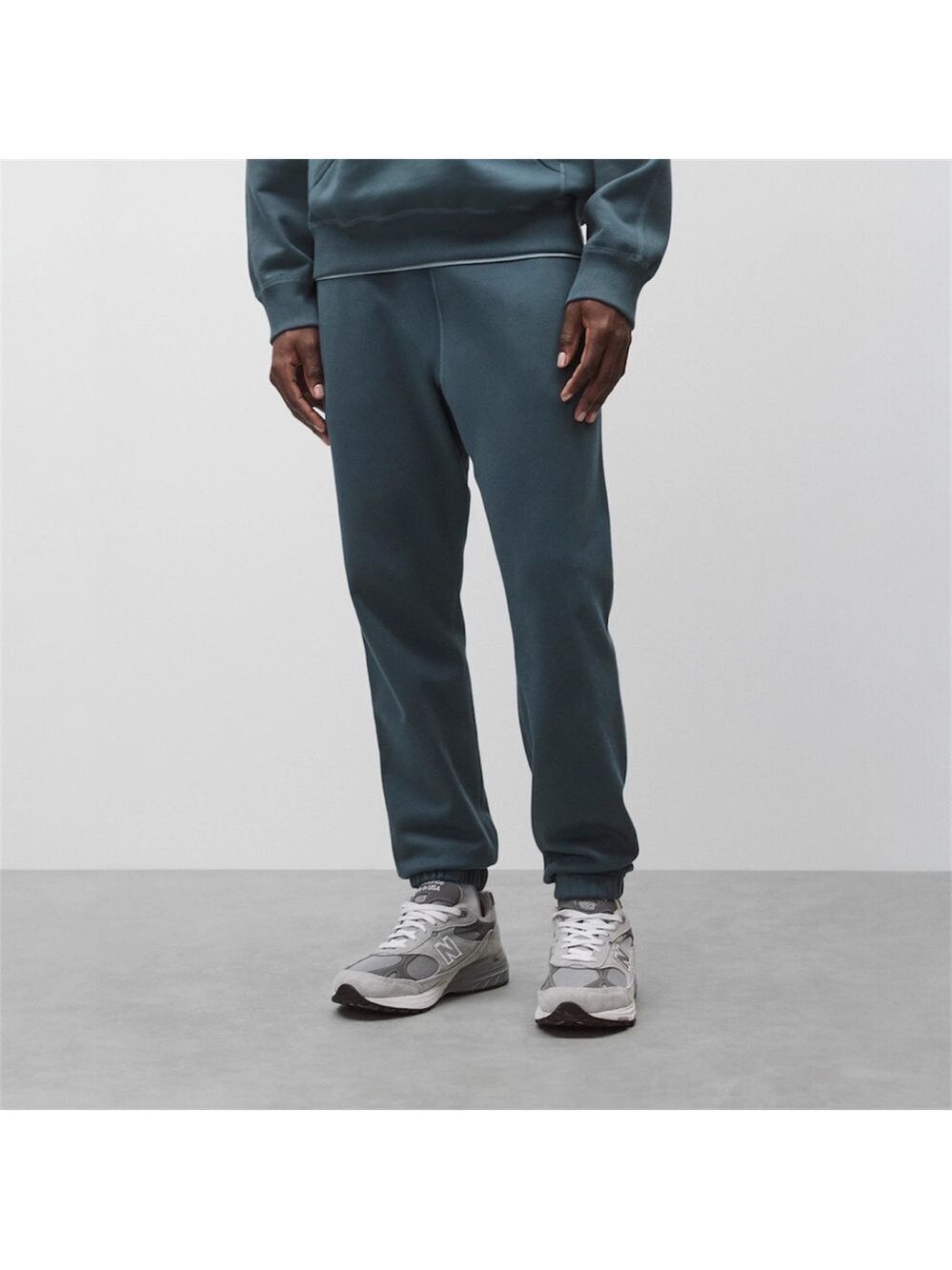 Reigning Champ Midweight Terry Standard Sweatpant Size Large Colour Bermuda